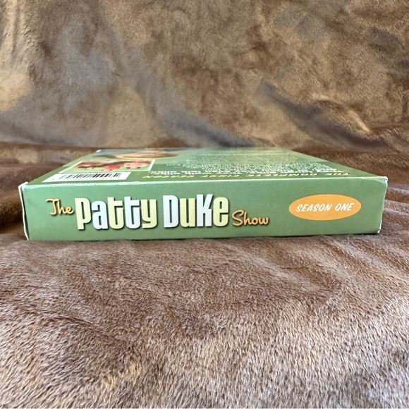 The Patty Duke Show - Season One (1963 - 1964) - Picture 2 of 16